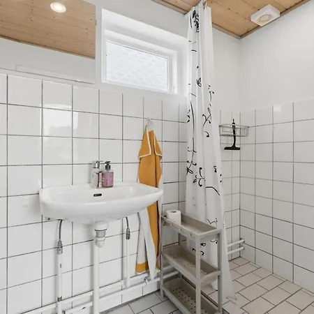 Casa de Férias Toivo - 300m From The Sea By Interhome Neksø
